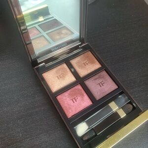 Tom Ford Eyeshadow Quad 04Honeymoon— Rose Gold, Peach, Mauve & Plum